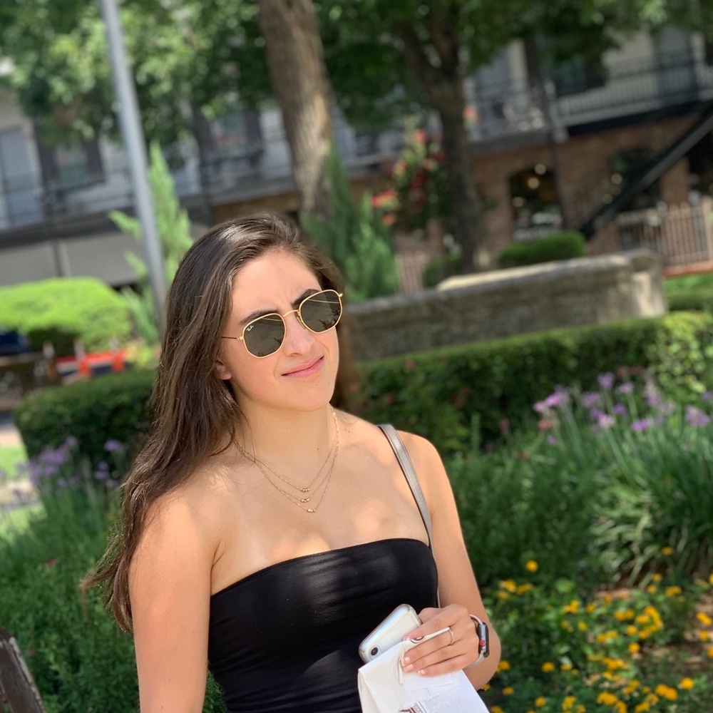 Meet your Posher, Brittney